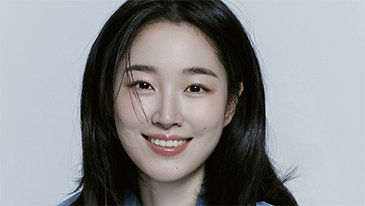 “서늘한 칼날 같다, 도화지 같다…제게 여러 모습 있나봐요”