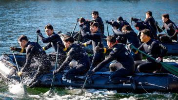 대한의 바다를 이겨내는 철인들…해군 SSU, 혹한기 훈련 실시