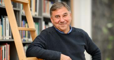 “트럼프 2기 유럽, 고기만 있는 식사에 초대받은 ‘채식주의자’ 신세”