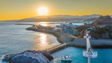 봄을 부르는 맛, 왕돌초에서 자란 울진대게의 향연