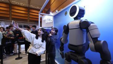 화면 밖으로 나온 AI… 로봇이 집안일 대신할 날 온다