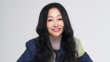 “데뷔 50주년, 부끄럽고 장해…아직 무대가 고프다”