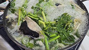 맑은 국물 한입에 바다 한가득… 정직하게 우려낸 묵호 복지리