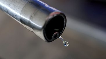 유가 걱정, 왜 안 해요? 석유 탱크가 비어가는데