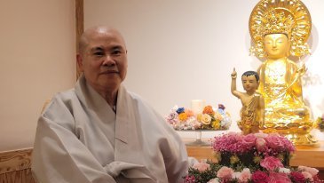 “꽃을 공양하는 마음이 곧 불심…향기를 모두와 나누는 것”