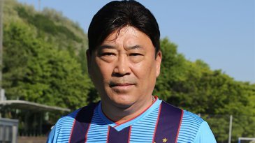 “예순이지만, 주말 조기축구서 25분 4경기도 가뿐”