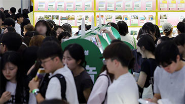 출판사 속내 듣고, 개성 부스에 매료… “책 아직 미래 있다”