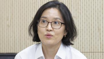 “한국문학 세계가 관심, 물 들어올때 노 저어야”