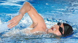 새벽수영에 빠진후 허리통증 싹… “물소리 들으며 명상”