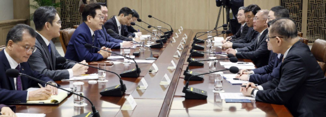 [사설]국내 투자 속도 내는 기업들… ‘산업 공동화 극복’도 원팀으로