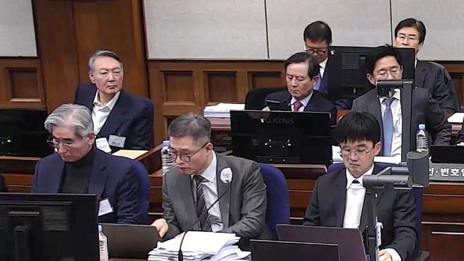 [사설]내란 재판 13일 구형… 시종 궤변과 남 탓, 법 기술로 일관한 尹