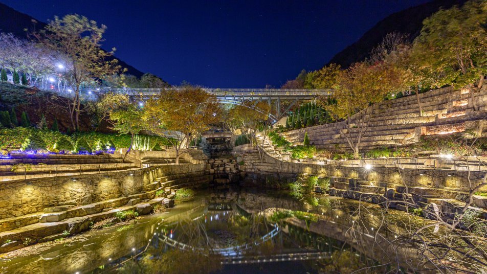 진주의 밤은 낮보다 우아하다[김선미의 시크릿가든]