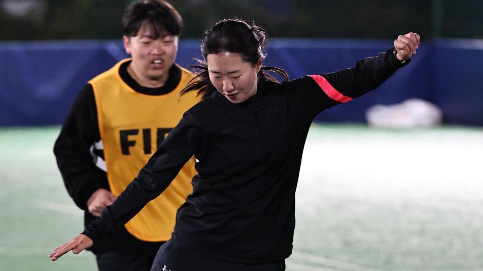 “남성 수비수 압박 뚫고 골 넣는 맛 정말  짜릿해요”[양종구의 100세 시대 건강법]