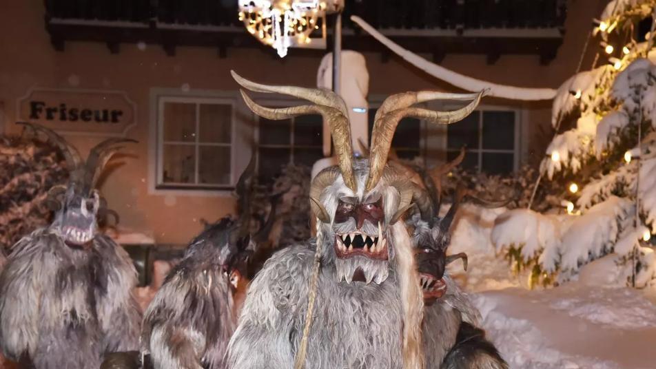 오스트리아 겨울엔 “울면 안돼”… 뿔 달린 악마에게 혼쭐날 수도