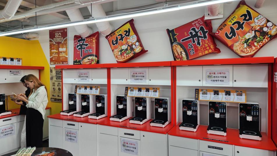 라면 5만 개 끓여 보며 성능 테스트… “무인점 라면 조리기 95% 차지”