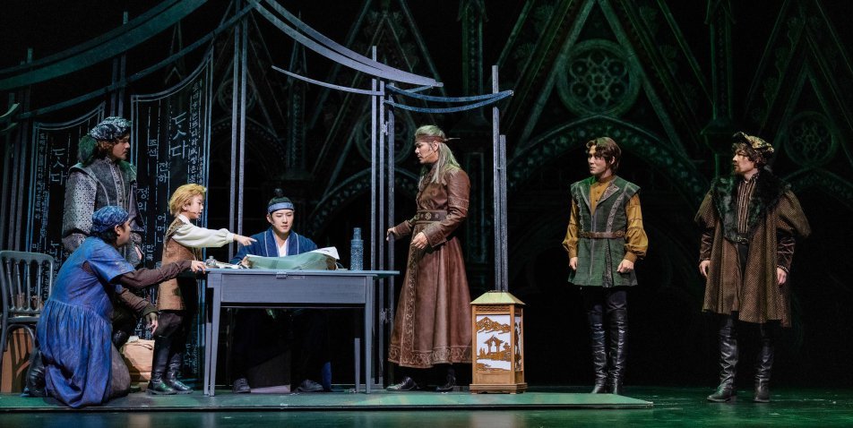 장영실이 유럽 건너가 다빈치 스승된다? ‘한복입은 남자’ 무대로