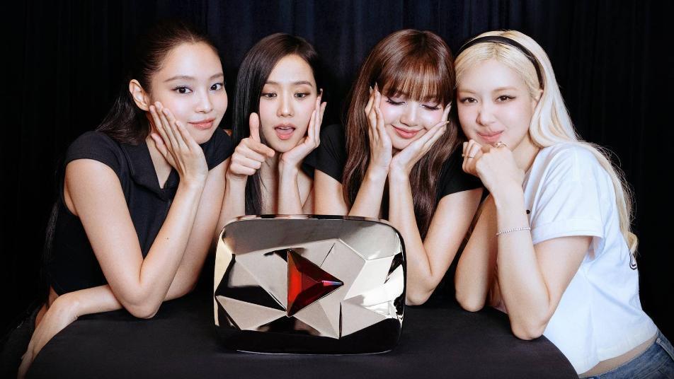 블랙핑크, ‘레드 다이아’ 버튼 받았다…세계 아티스트 최초