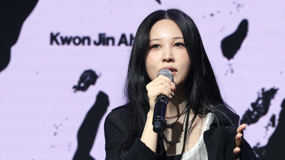 록으로 돌아온 권진아 “식이장애·자기혐오…음악으로 이겨냈죠”