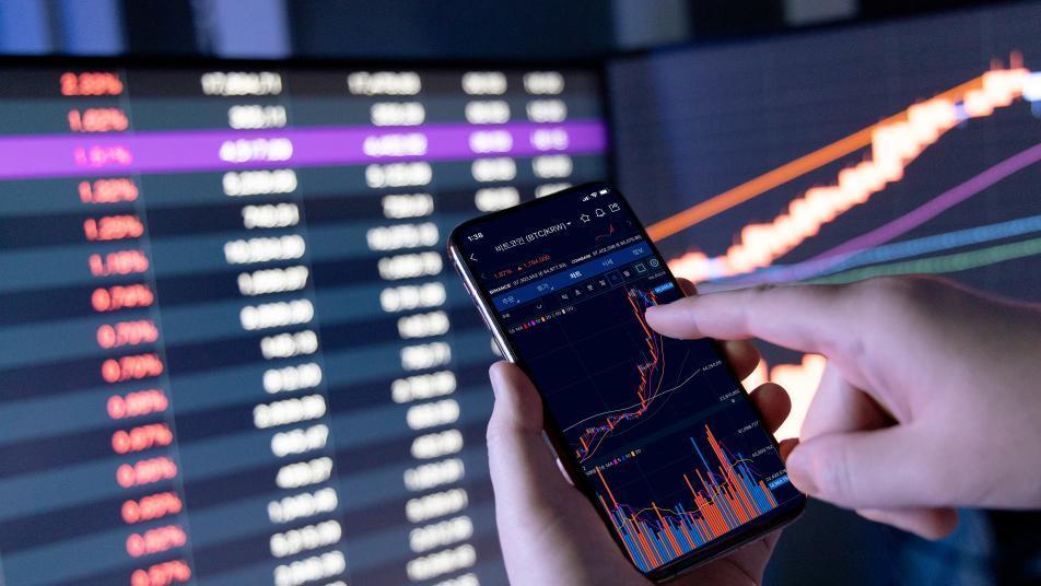 1억3000만원대 회복한 비트코인…반발 매수 유입에 반등