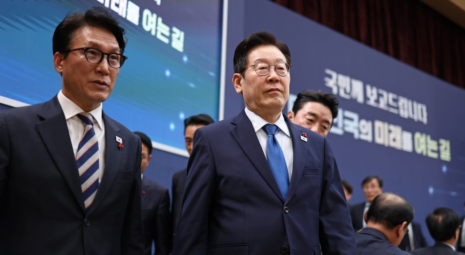 李 “금융, 피도 눈물도 없어…포용적·생산적으로 전환해야”