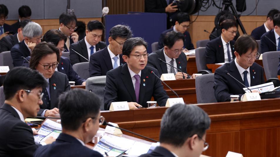 “치매머니, 고액자산가 위주 신탁 문턱 낮추고 보험 상품 활성화”