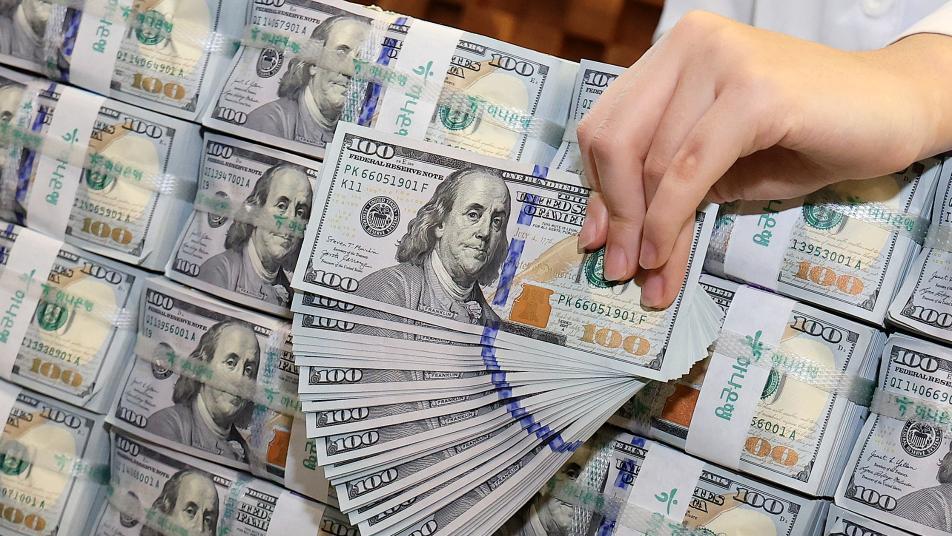 “원화 쌀때 사두자” 韓채권 144조 넘게 사들인 외국인들