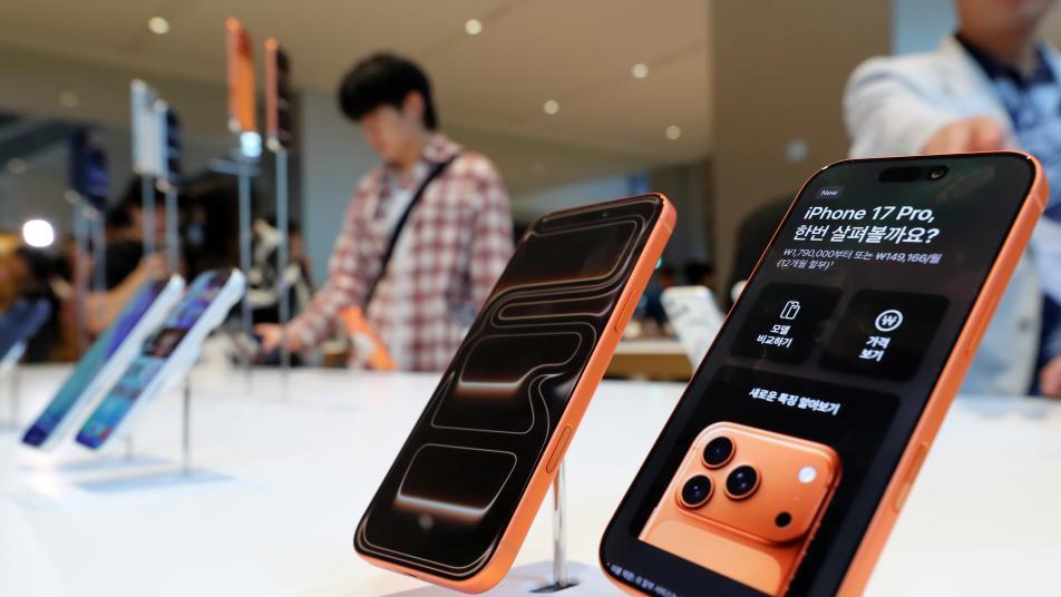 아이폰은 20대만?…올해 30·40 원픽 스마트폰은