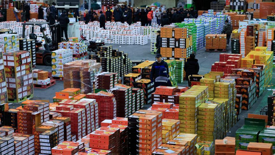 “1년치 스팸-참치 쟁일 기회”…중고 생필품은 명절이 대목