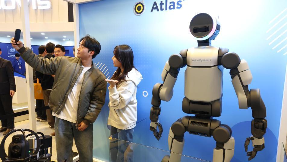 현대車, ‘모베드 동맹’ 출범… AI 로봇 상용화 박차