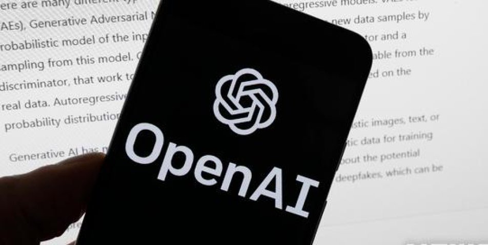 “챗GPT에 묻고, 네이버로 확인” 교차 사용자 1년새 79% 급증