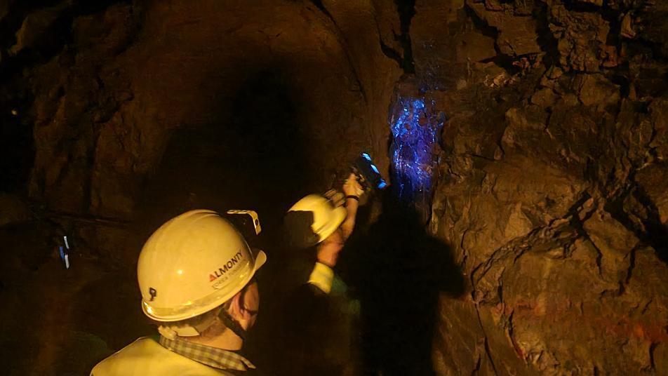 구리·금보다 더 뛴 ‘이 광물’…中수출 통제에 1년새 557% 폭등