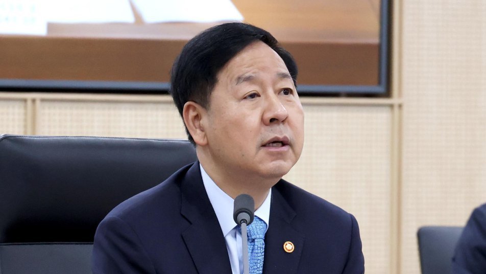 구윤철 “5차 최고가격 오후 7시 발표…석유 매점매석 금지 2개월 연장”