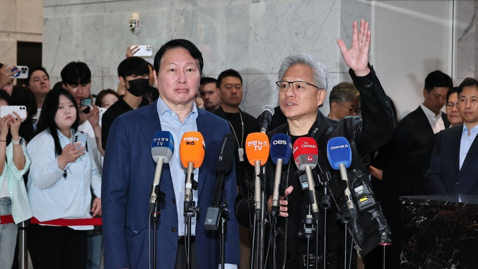 최태원 “엔비디아와 메모리 넘어 미래 AI 팩토리 협력”…AI인프라 동맹