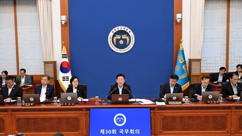 고용 없는 성장…성장률 전망 3%로 높였지만 취업자는 1만명 낮춰