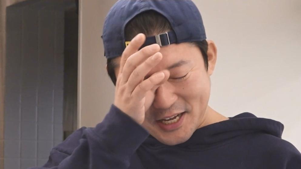 ‘나혼산’ 김대호, 가족들에 명품 선물→진심 전하며 ‘눈물’