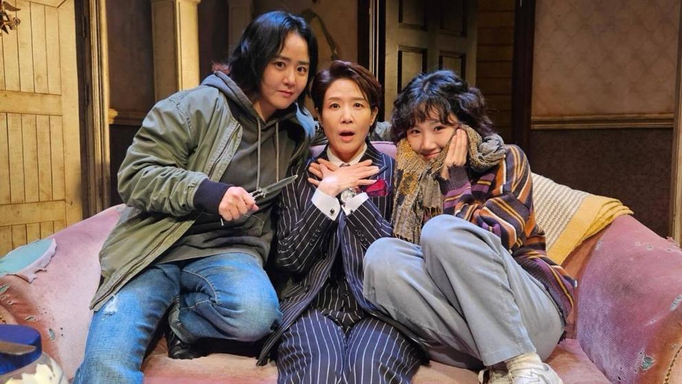 문근영, 9년 만의 연극 복귀…팬 손편지에 감동 “고마워”