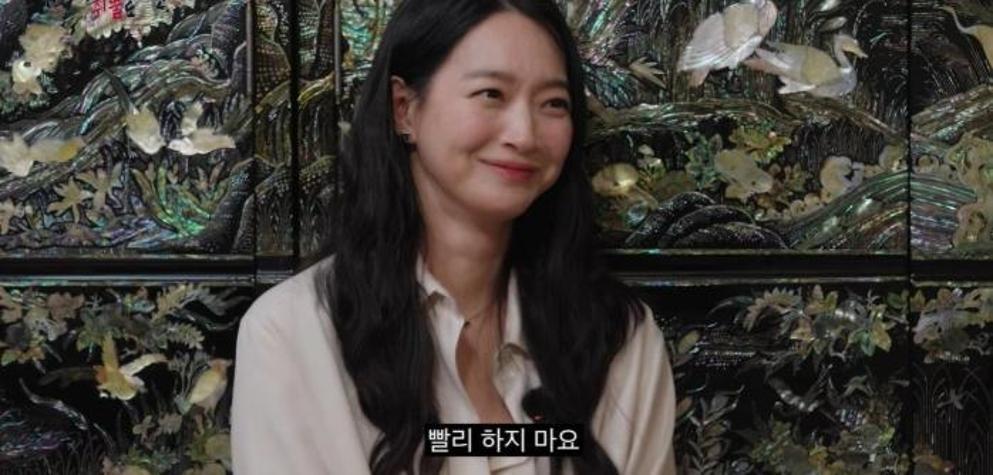 신민아 “결혼 늦을수록 좋아…이성 많이 만나봐야”