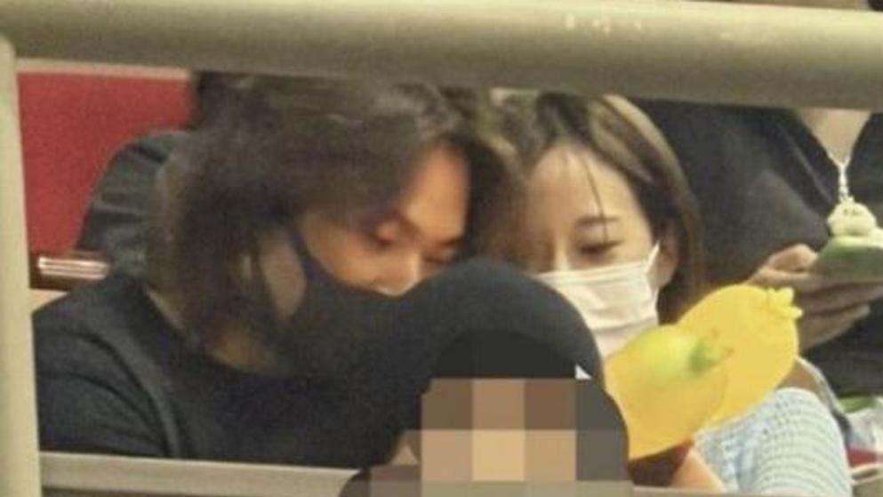 콘서트장서 포착된 대성-허영지…열애설에 “친한 동료” 부인