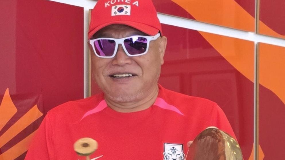 김흥국, 홍명보에 “사생결단하라”…LA서 응원전