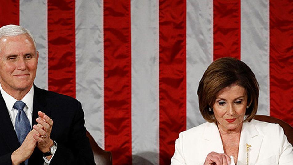 ‘앙숙’ 펠로시 “내년 불출마”에 트럼프 “사악한 여자…기쁘다”