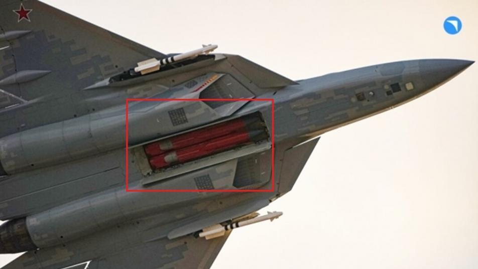 러시아 Su-57, 내부무장창 첫 공개…F-22 겨냥한 스텔스 기술 과시