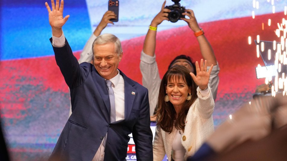 ‘칠레의 트럼프’ 카스트, 대통령 당선… 중남미 ‘블루 타이드’ 확산