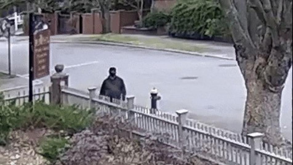 ‘11명 사상’ 美브라운대 총격범 오리무중…FBI, CCTV 영상 공개