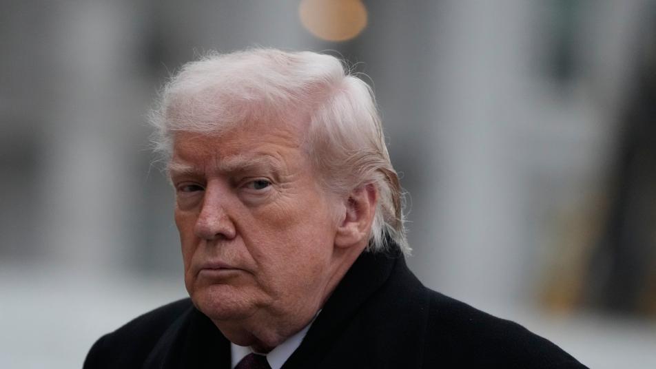 트럼프 ”바이든이 엉망진창 만든 나라 살렸다“ 자화자찬