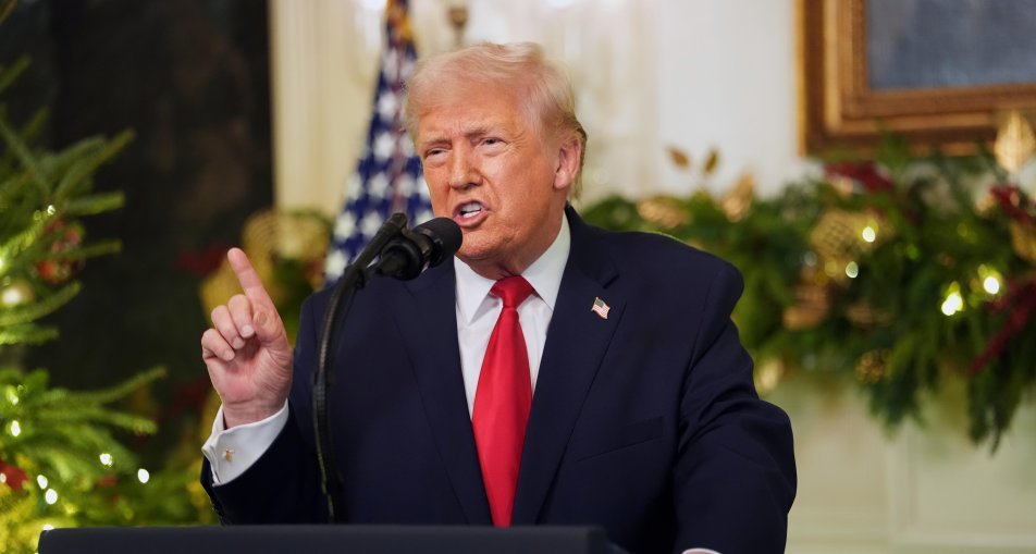 지지율 바닥 트럼프, 18분간 자화자찬… “全군인 1776달러 지급”