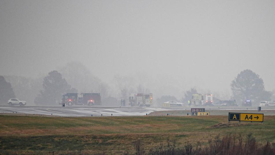 美공항서 상용항공기 추락…전직 카레이서 등 7명 전원 사망
