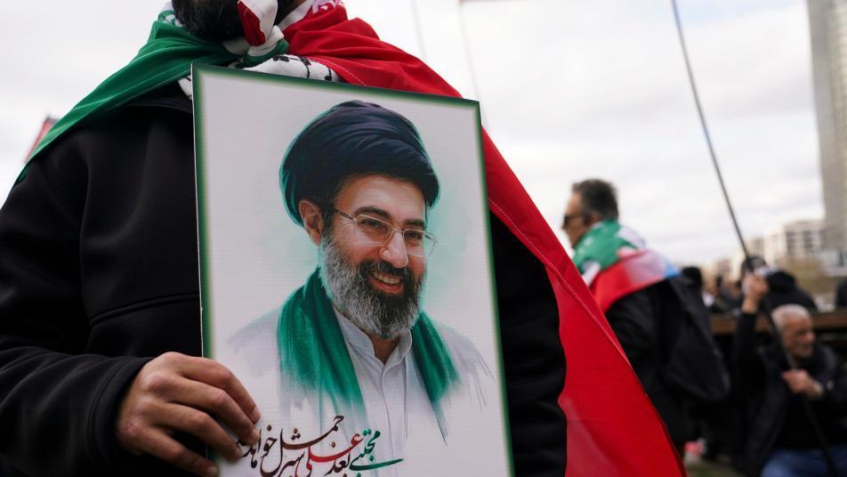 “이란 최고지도자 모즈타바, 얼굴 훼손·다리 중상서 회복 중”