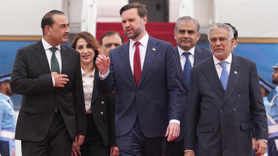 美 “우라늄 전량 반출” 요구에, 이란 “항복 종용”… 불신의 벽 못넘어