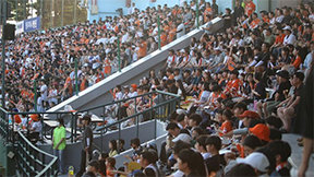 프로야구 첫 1000만 관중 축포, 한가위 연휴에 쏘아 올린다