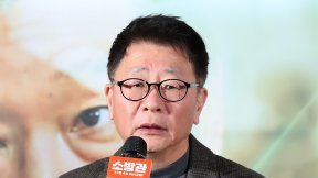 동생 때문에 불똥 튄 영화 ‘소방관’…곽경택 “곽규택 실망, 尹 탄핵해야”